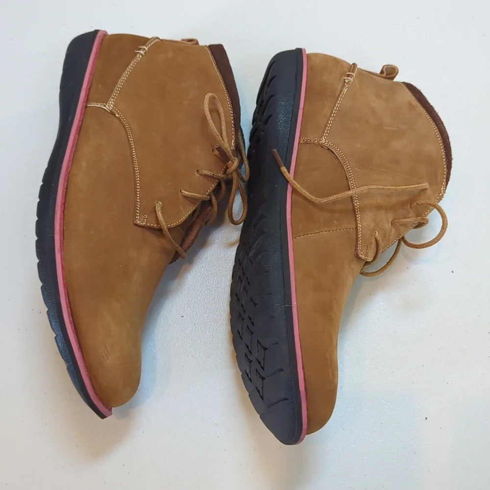 Muk Luks, Charlie, Camel Color Leather Chukka Boots. Size 12